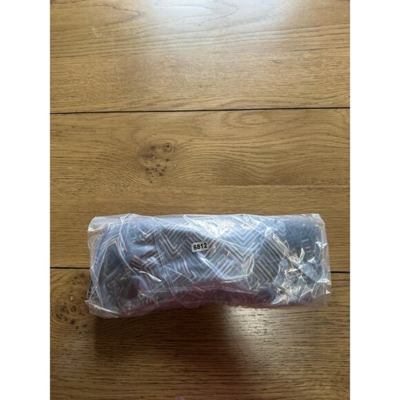 LuLaRoe T Shirt‎ Size Small High Low Short Sleeve Geometric Stretch Teacher - Picture 8 of 8